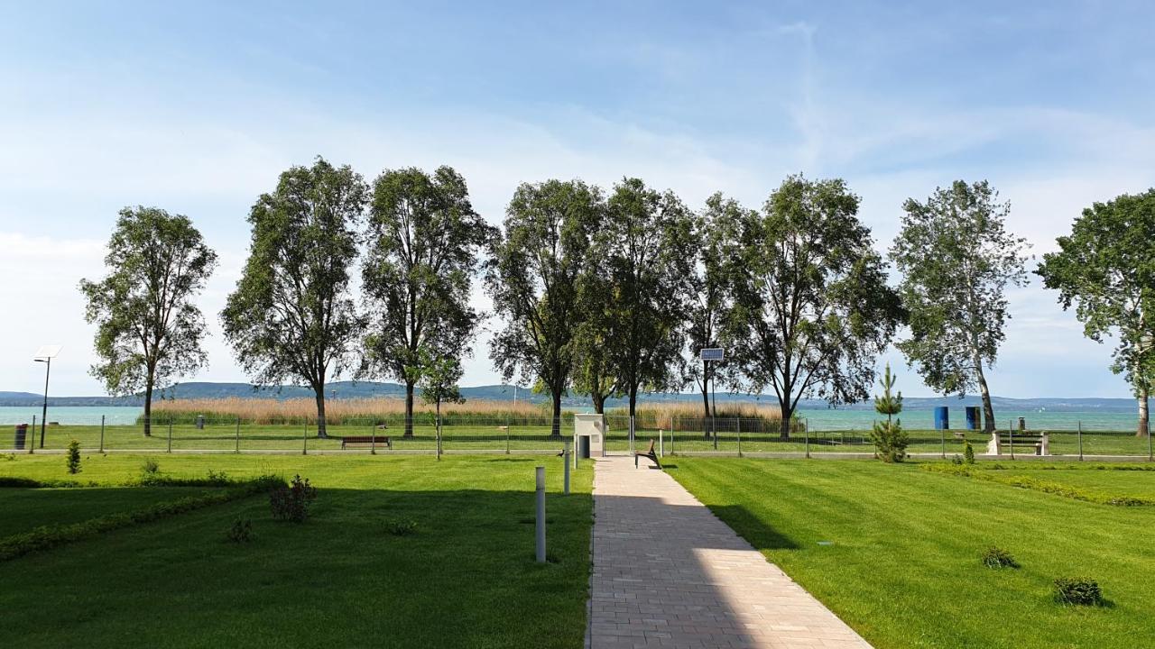 Lelle Resort Cb34 Balatonlelle Exterior foto