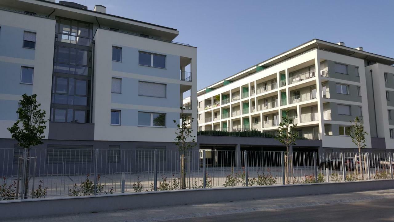 Lelle Resort Cb34 Balatonlelle Exterior foto